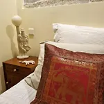 بيت للعطل Honey House