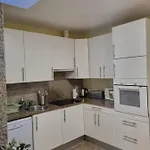 بيت للعطل Honey House